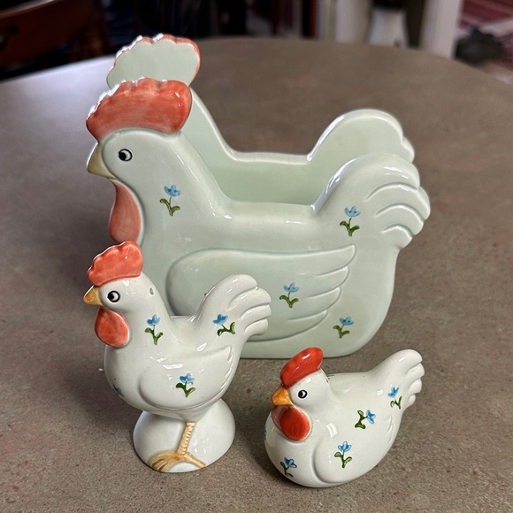 Otagiri Other - Otagiri Ceramic Chicken Napkin Holder Salt and Pepper Shakers Set